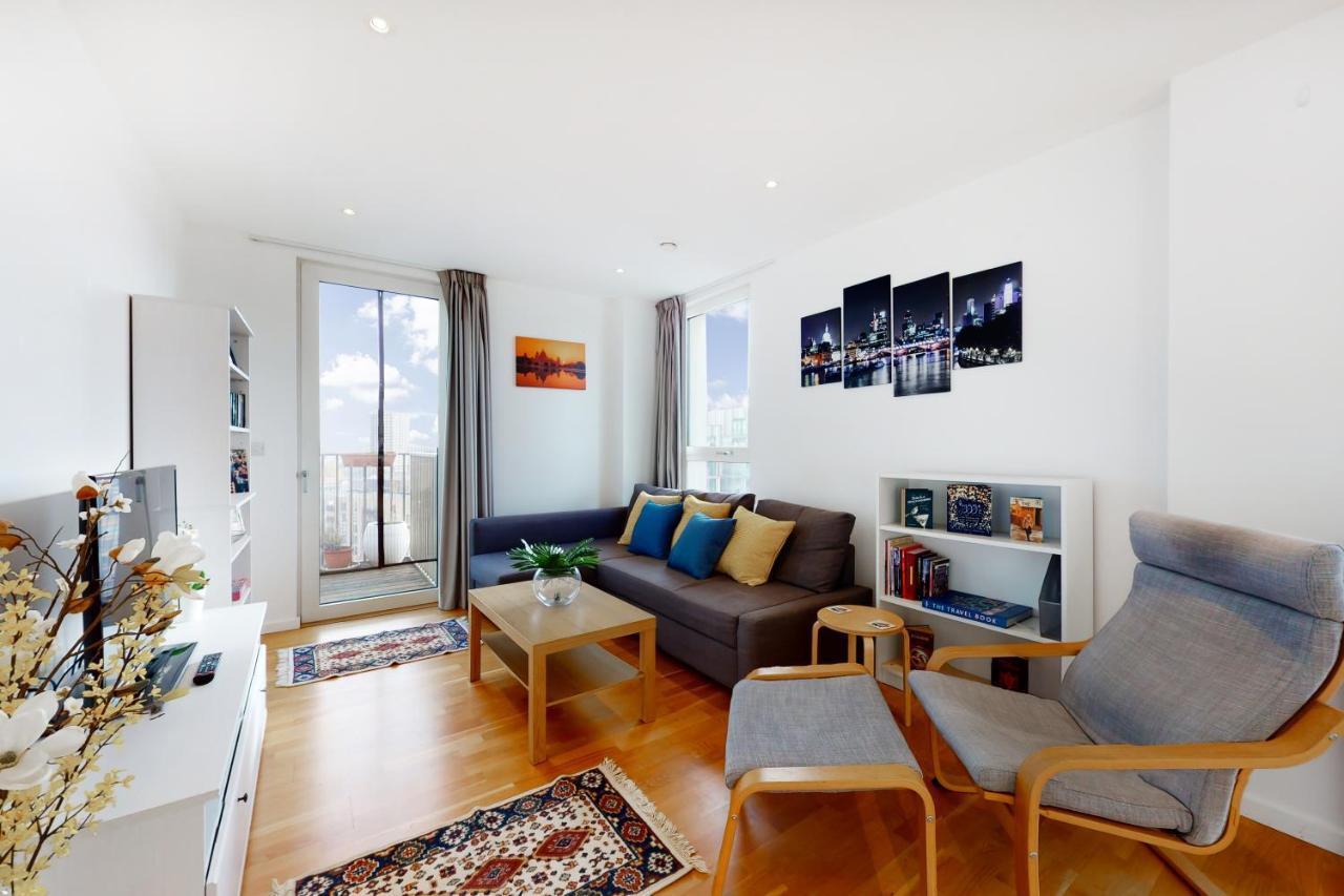 Lovely 2 Bedroom Flat With Balcony In Stratford Лондон Экстерьер фото