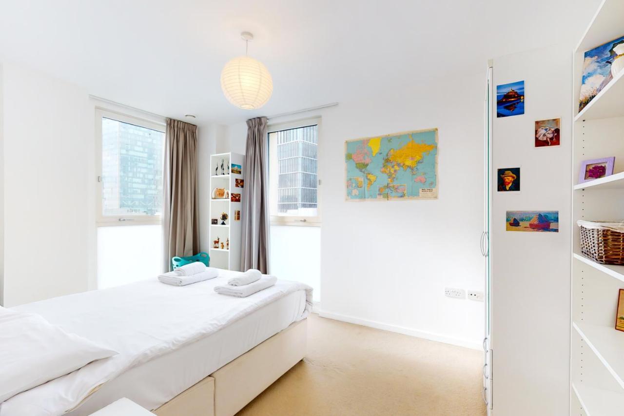 Lovely 2 Bedroom Flat With Balcony In Stratford Лондон Экстерьер фото