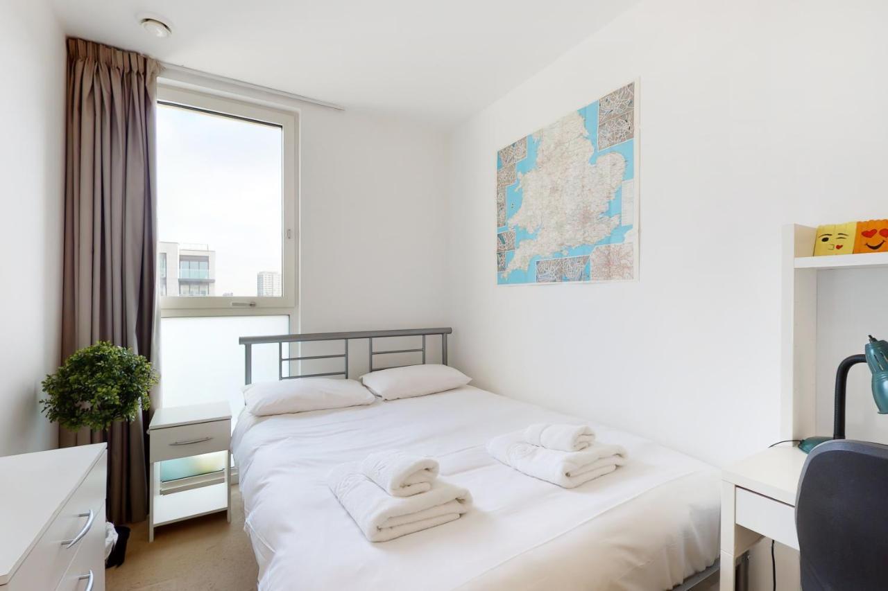 Lovely 2 Bedroom Flat With Balcony In Stratford Лондон Экстерьер фото